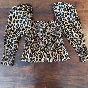 Zara Womens Leopard Print Stretch Top size small. Pouf sleeves, ruched ruffle
